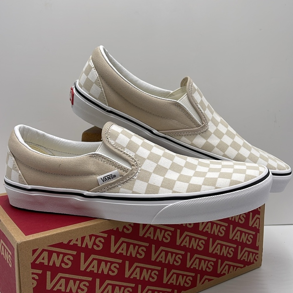 Vans Men’s Classic Slip-On
Color Theory Checkerboard
VN0A7Q5DBLL
Sneakers - Picture 8 of 16